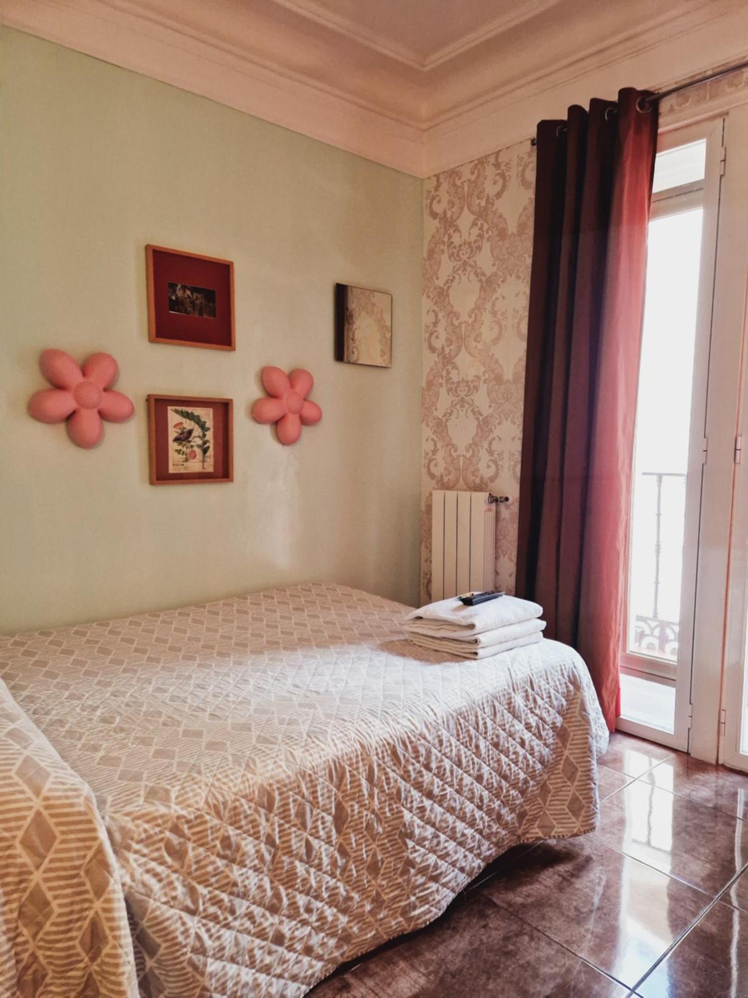 Casa De Huespedes Dolce Vita Madrid Luaran gambar