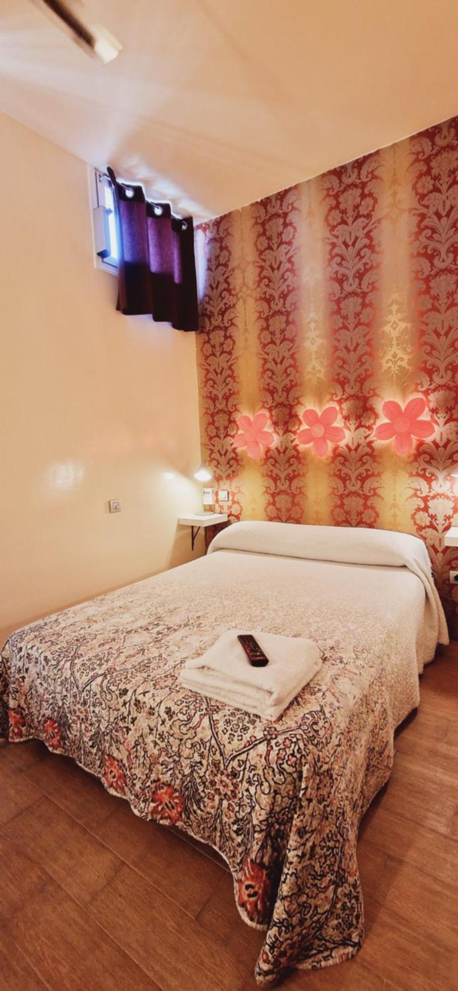 Casa De Huespedes Dolce Vita Madrid Luaran gambar