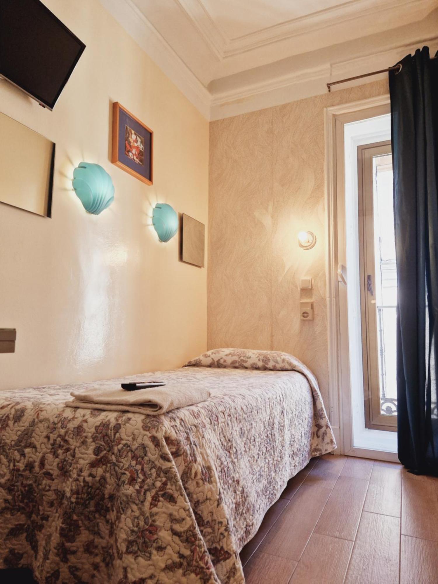 Casa De Huespedes Dolce Vita Madrid Bilik gambar