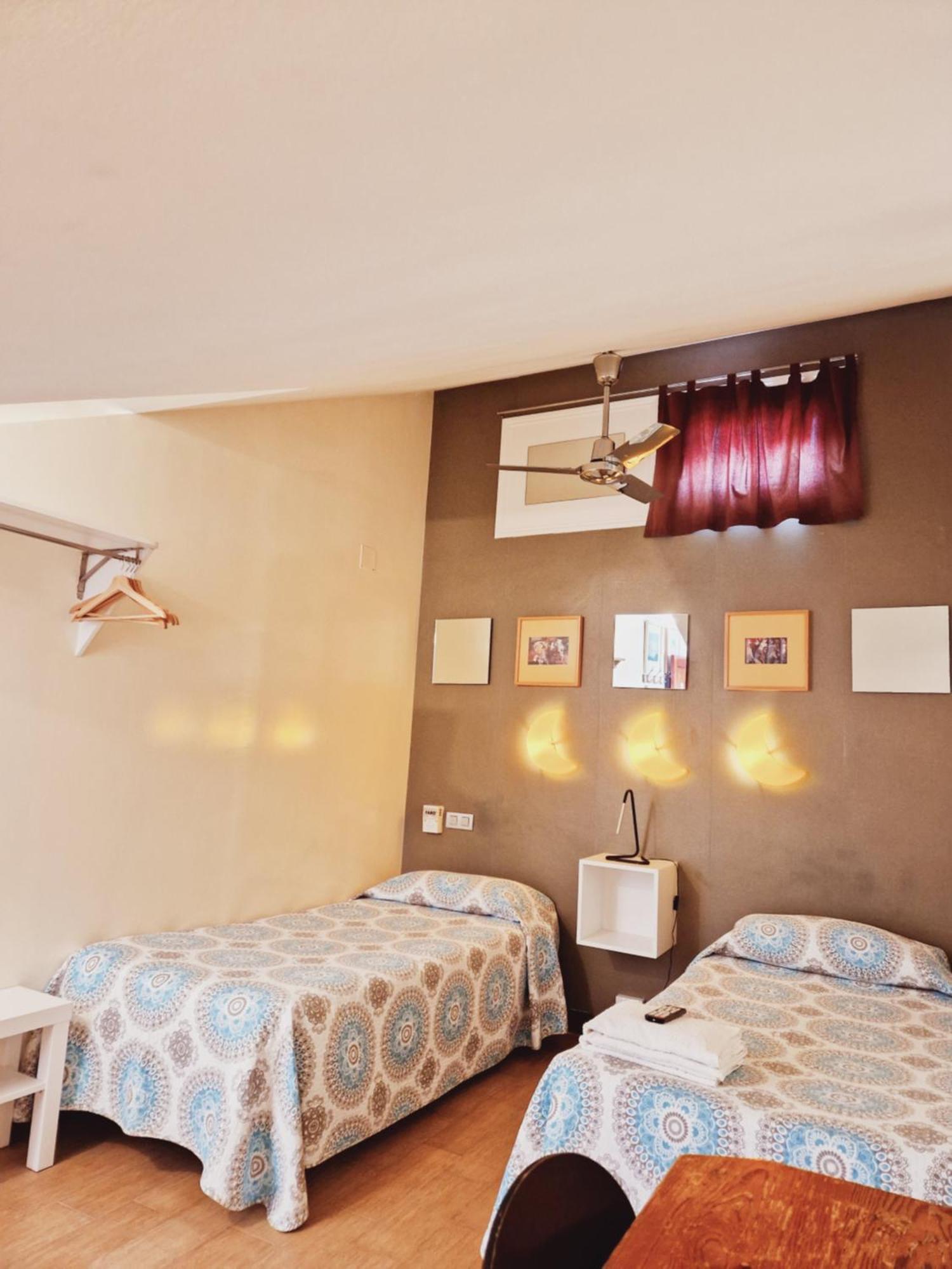 Casa De Huespedes Dolce Vita Madrid Bilik gambar