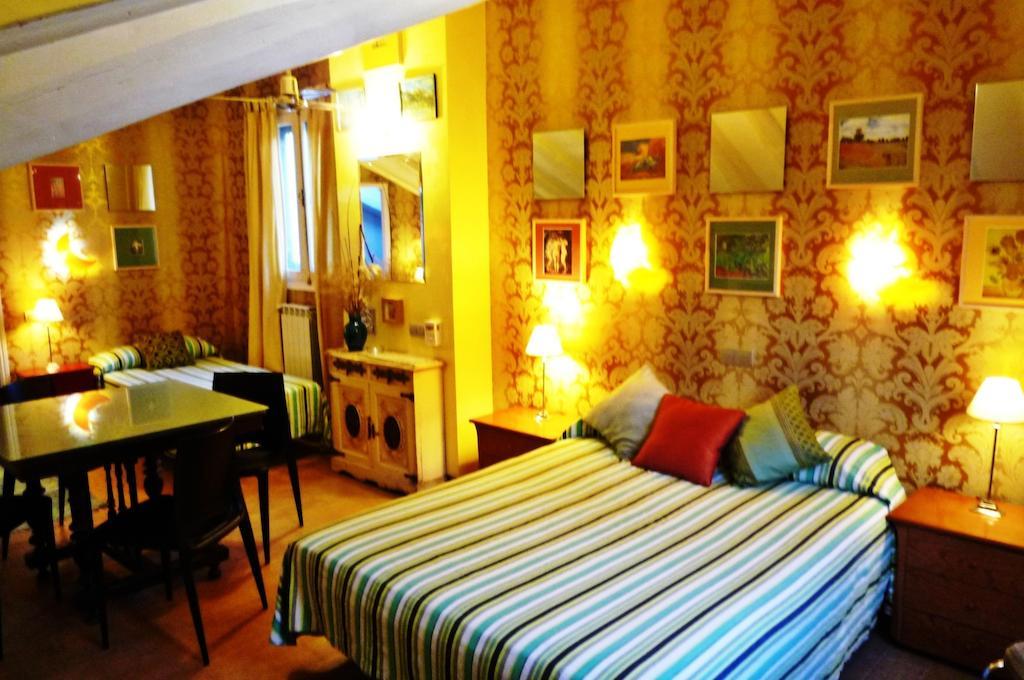 Casa De Huespedes Dolce Vita Madrid Bilik gambar